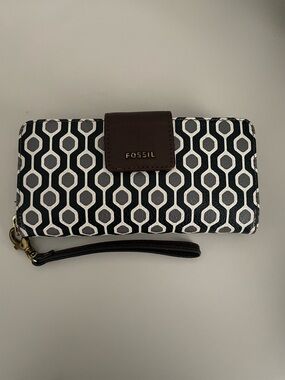 Fossil Black & Brown Geometric Wristlet